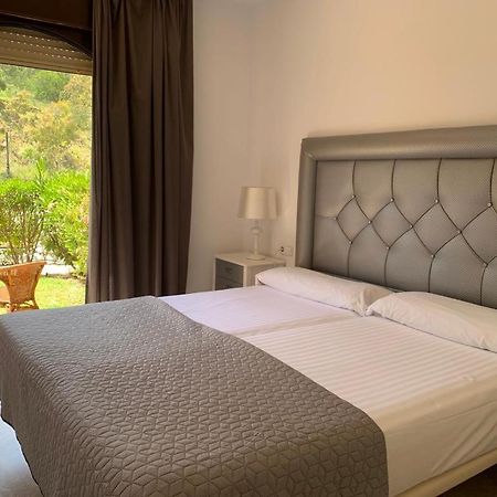 Apartamento Espacioso Muy Tranquilo Con Piscinas Y Jardines Cercano A La Playa Εστεπόνα Εξωτερικό φωτογραφία