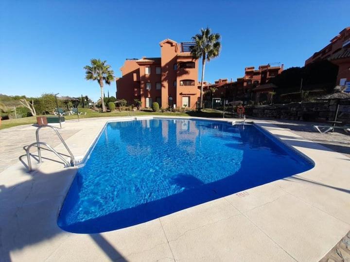 Apartamento Espacioso Muy Tranquilo Con Piscinas Y Jardines Cercano A La Playa Εστεπόνα Εξωτερικό φωτογραφία